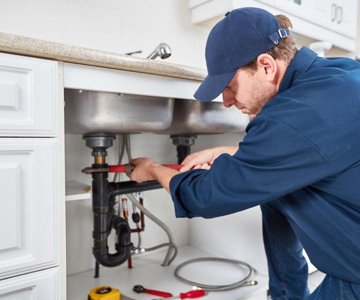 Je propose des services de plomberie complets.